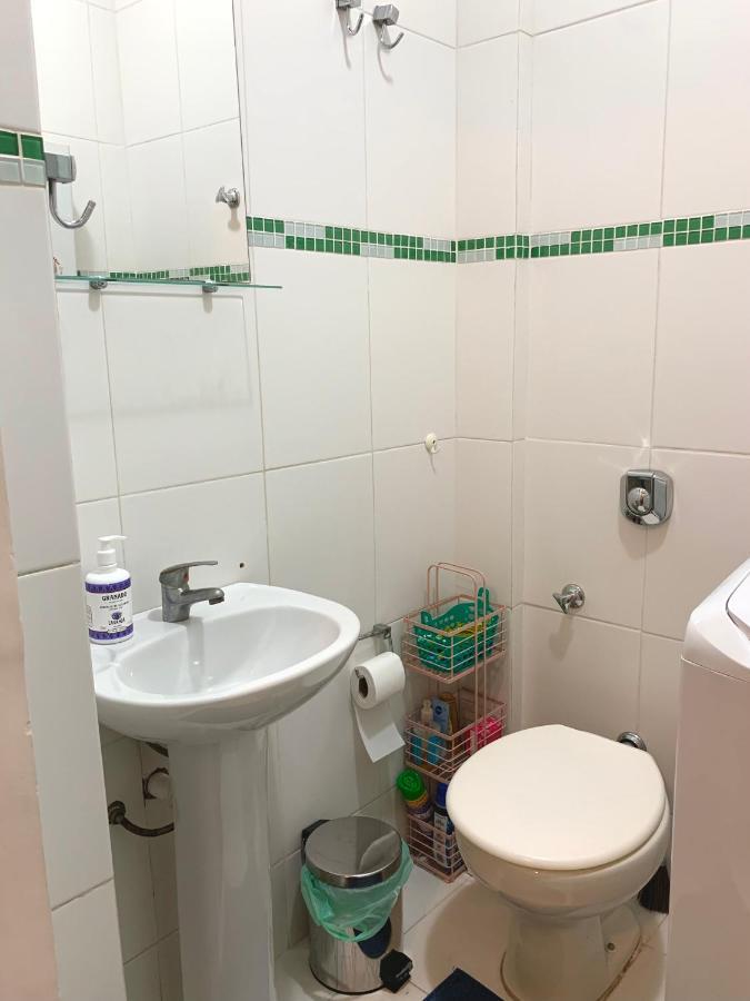 Quarto-sala Com Wifi Em Rua Tranquila De Botafogo * Rio de Janeiro
