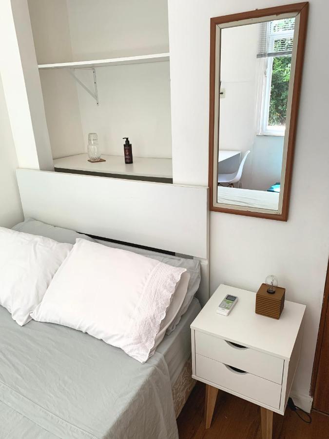 Quarto-sala Com Wifi Em Rua Tranquila De Botafogo Apartamento Rio de Janeiro