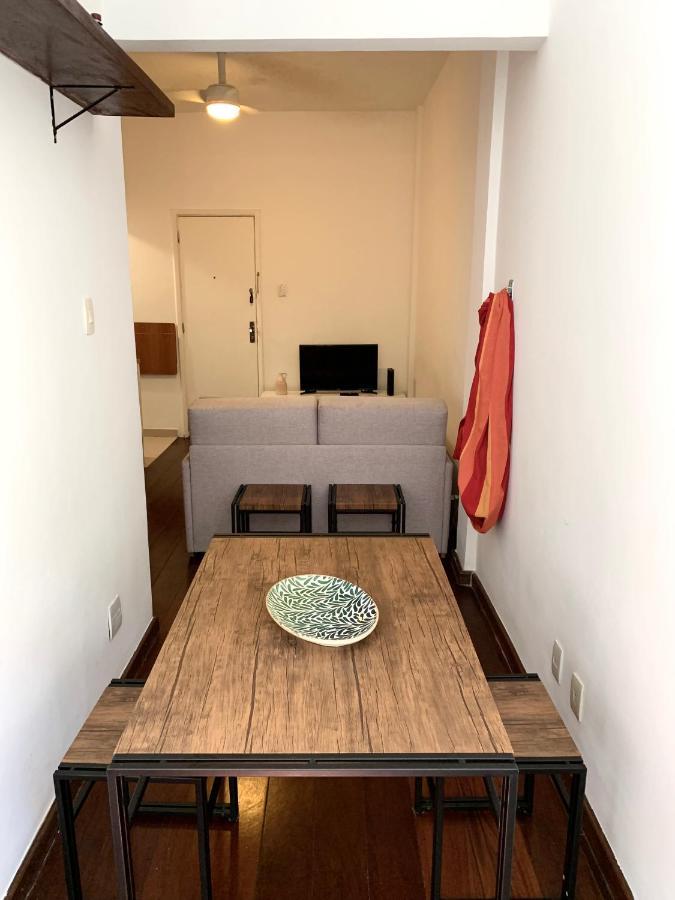 Quarto-sala Com Wifi Em Rua Tranquila De Botafogo *