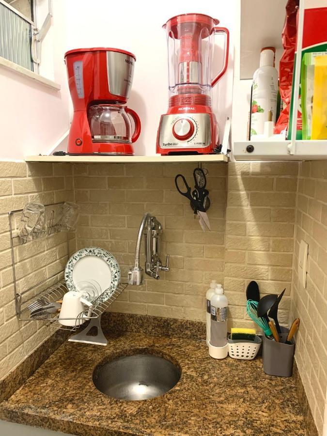 Quarto-sala Com Wifi Em Rua Tranquila De Botafogo Apartamento Rio de Janeiro