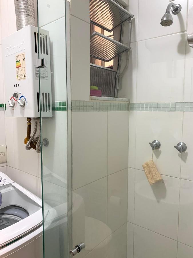 Quarto-sala Com Wifi Em Rua Tranquila De Botafogo Apartamento *
