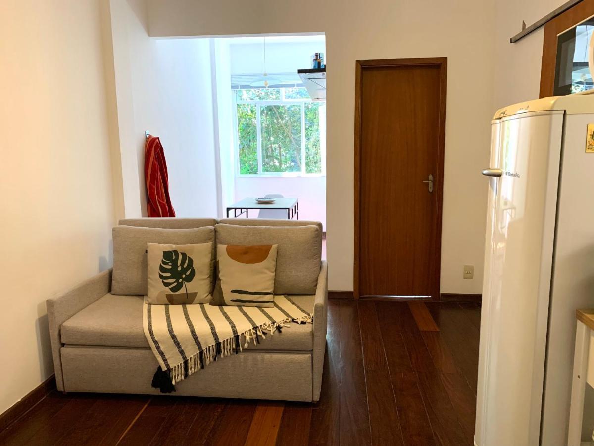 Quarto-sala Com Wifi Em Rua Tranquila De Botafogo Apartamento