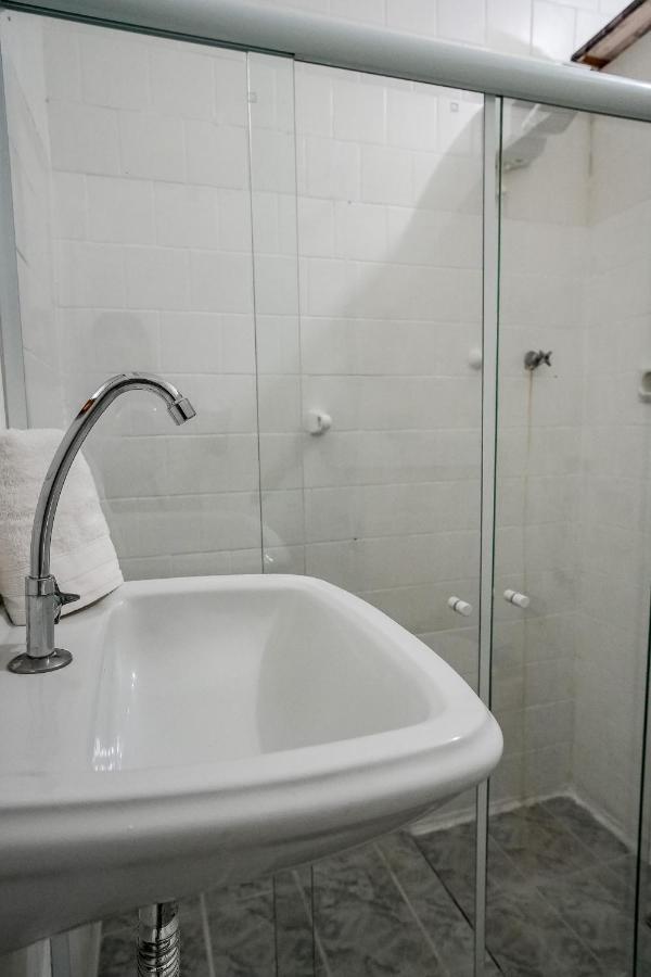 Apartamento Simples Na Quadra Da Praia De Copacabana * Rio de Janeiro