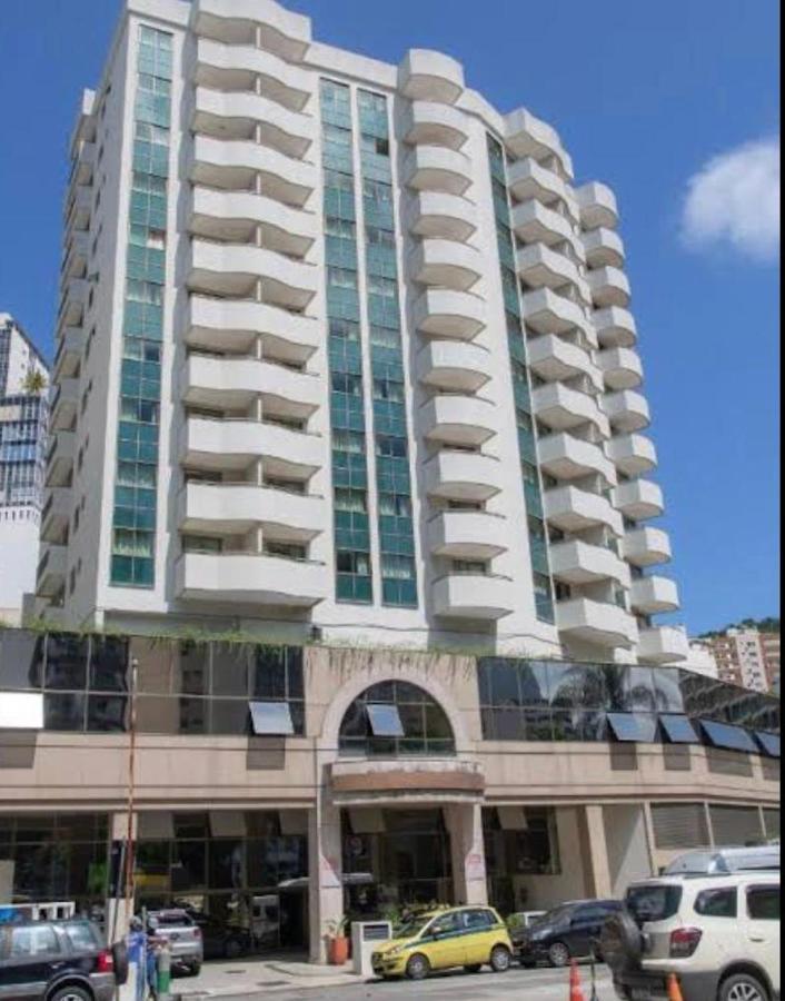 Apartamento Otima Localizacao, Reformado E Com Piscina! *
