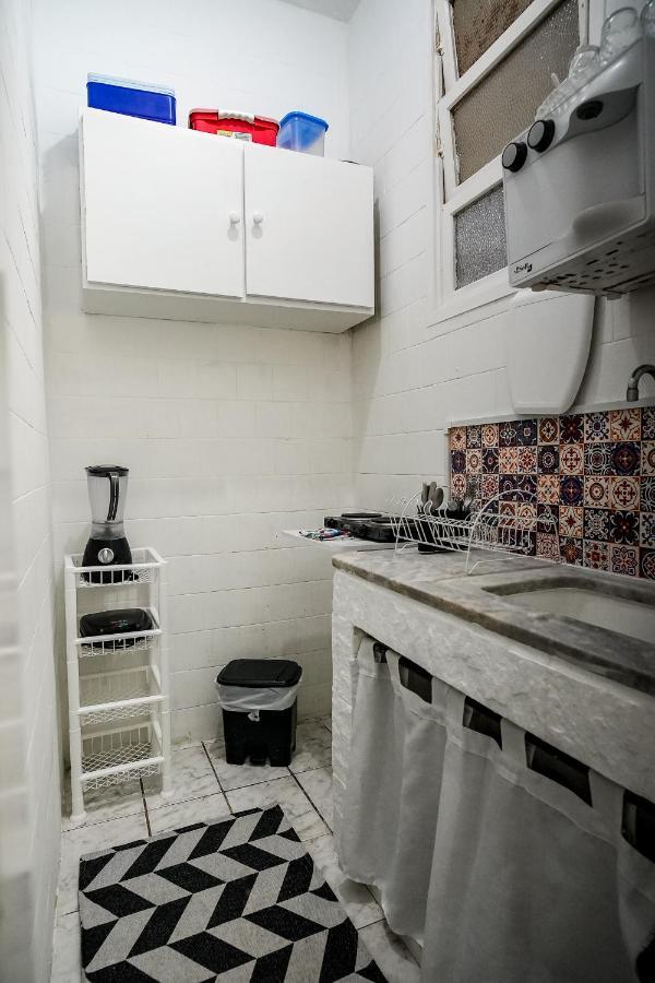 Apartamento Simples Na Quadra Da Praia De Copacabana Rio de Janeiro