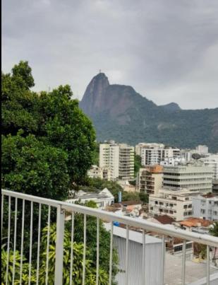 Casa Compartilhada Com 2 Quartos Privativos E Vista O Cristo - Acesso Por Escadas Rio de Janeiro
