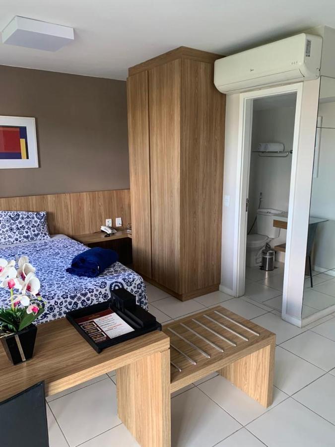 Flat Rio Centro *