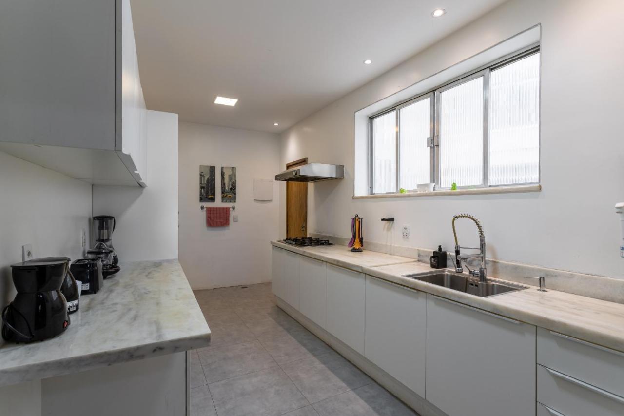 Apartamento Sofisticado Em Copacabana - Vista Para Praia - A403 Z3 *