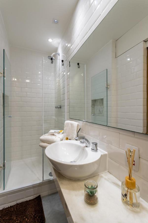 Apartamento Sofisticado Em Copacabana - Vista Para Praia - A403 Z3 *