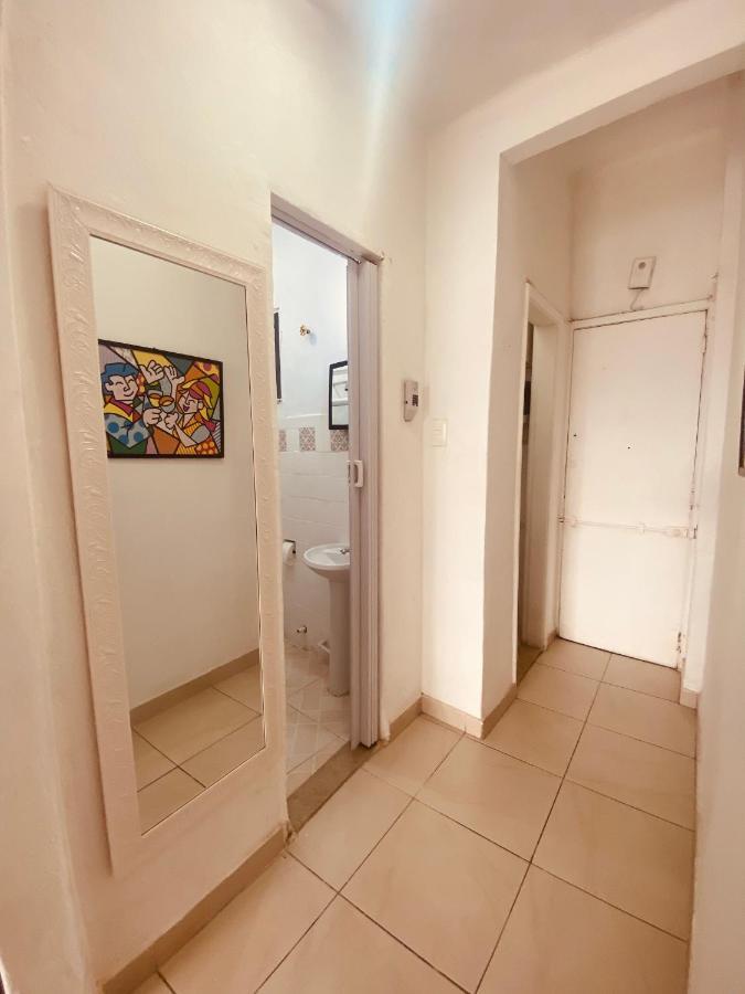 Completo Entrada Pela De Copacabana, Com Ar, Wifi, Netflix, Ate 4 Pessoas, Pauloangerami Aa3806 * Rio de Janeiro