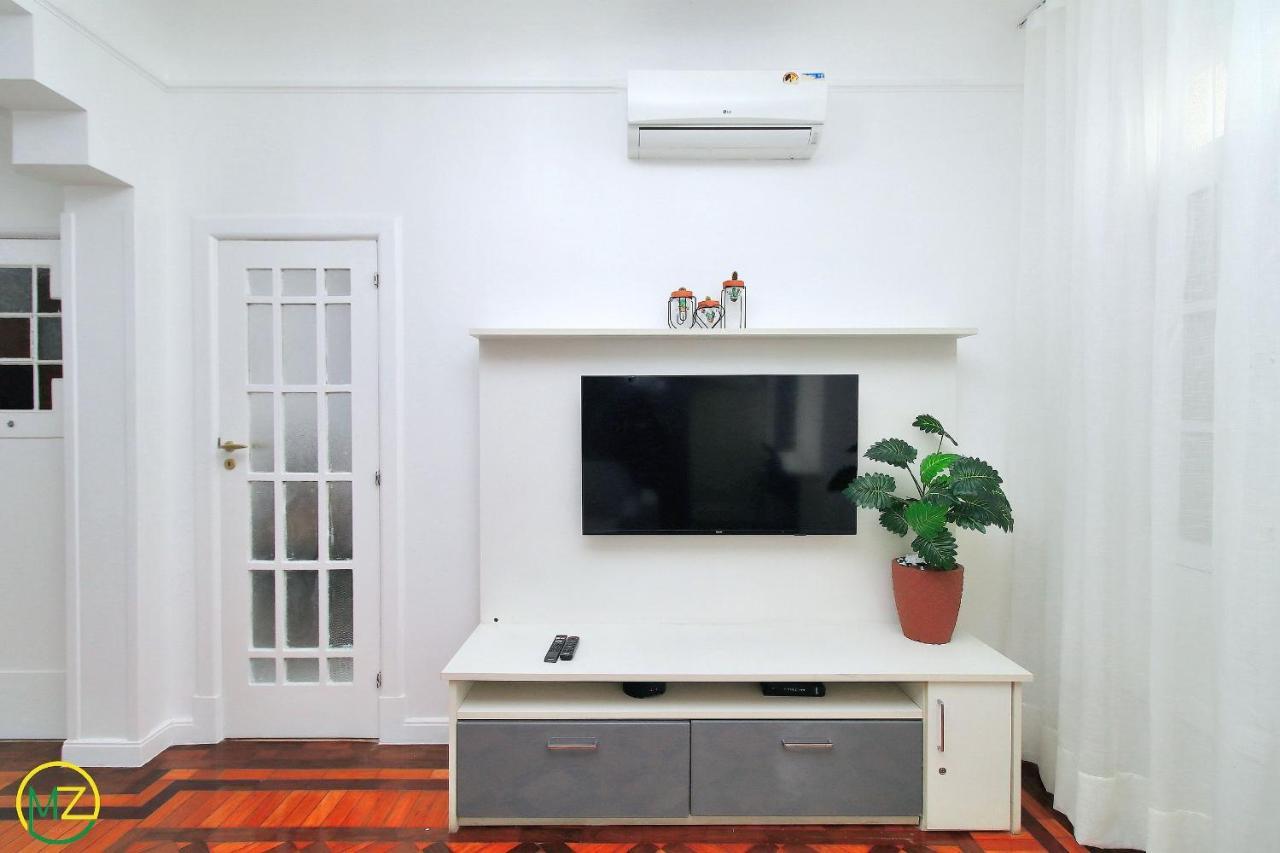 Adoravel 2 Quartos Em Predio Art-decor * Rio de Janeiro