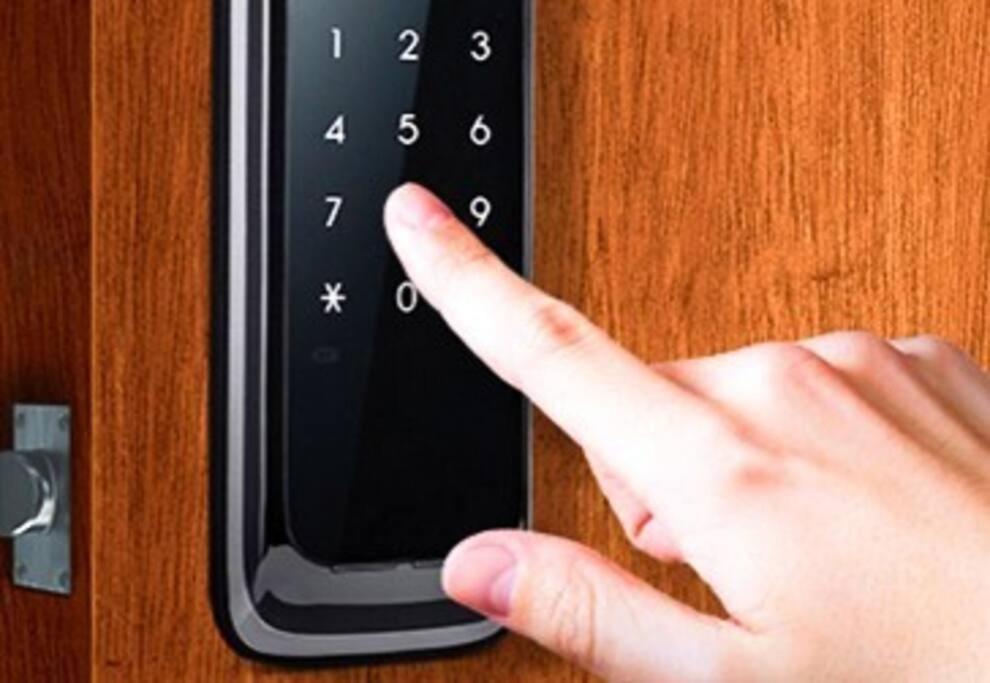 Apartamento Copacabana Saleta, Grande Com Ar Cond Wi-fi A 2 Qds Da