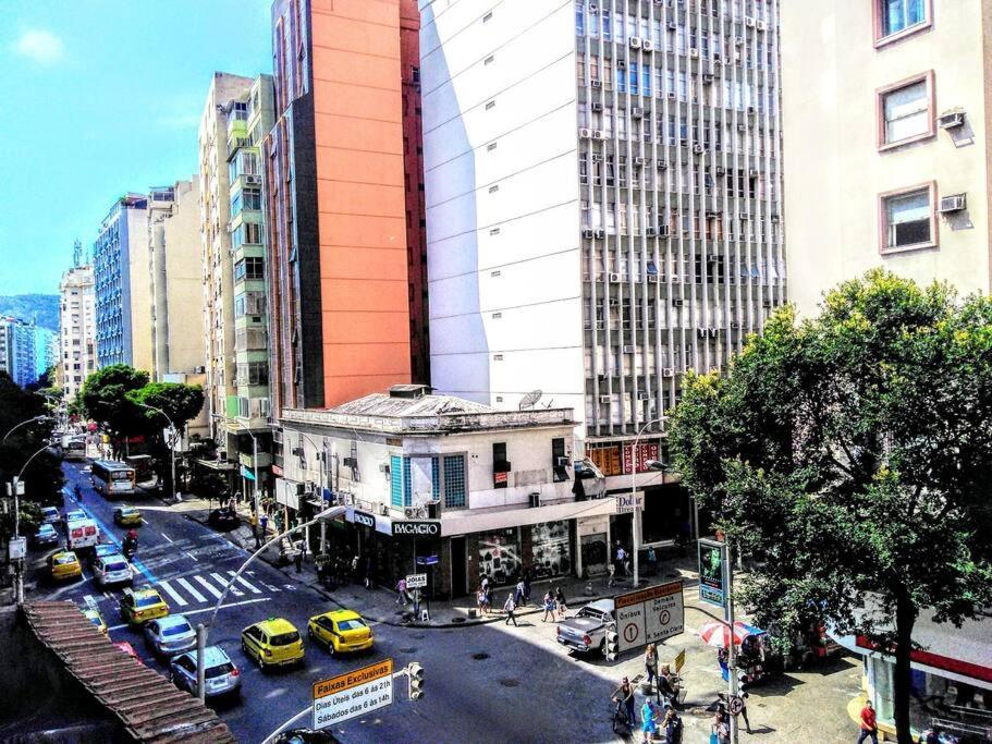 Apartamento Copacabana Saleta, Grande Com Ar Cond Wi-fi A 2 Qds Da