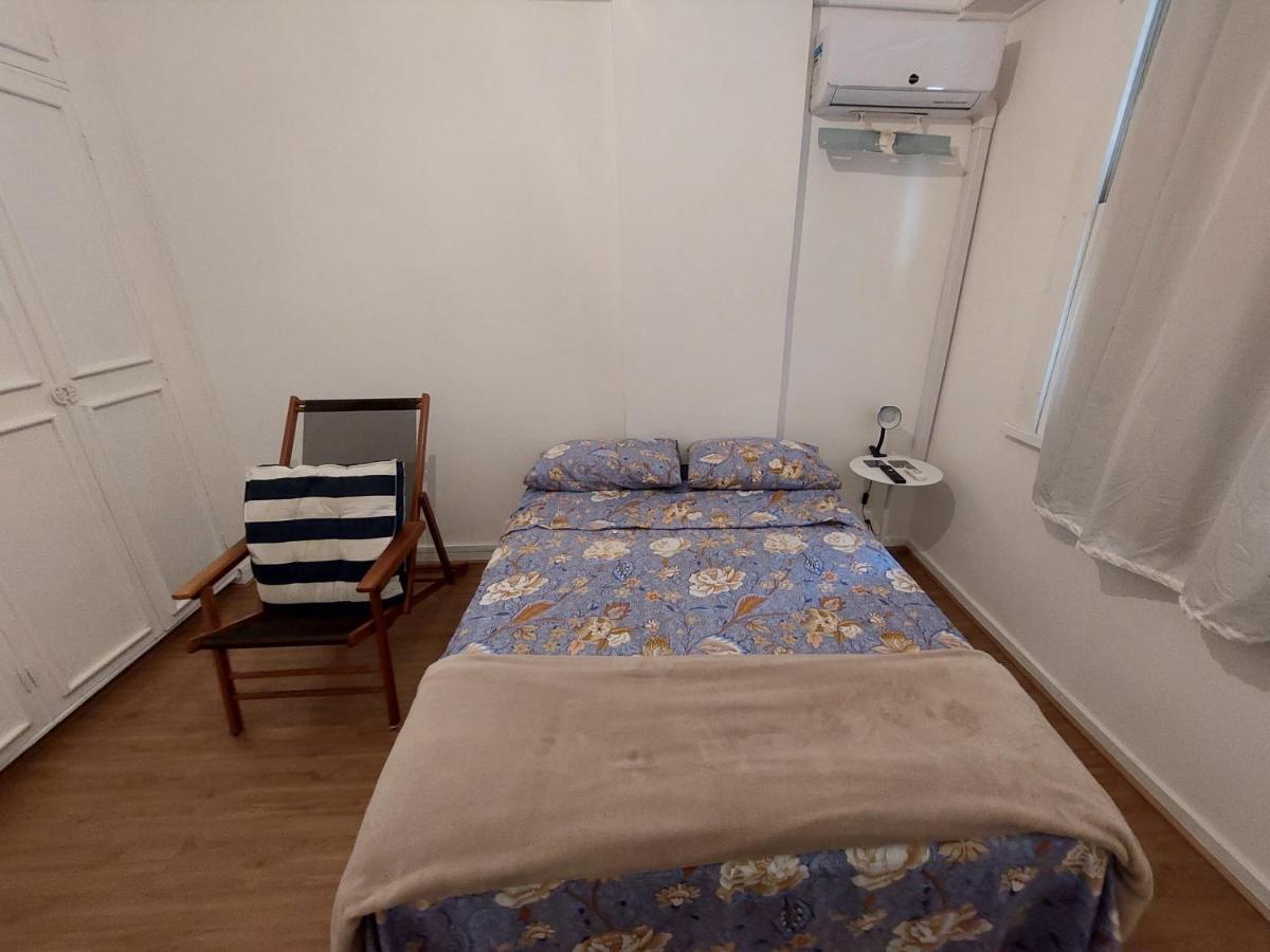 Em Copacabana, Homestay *