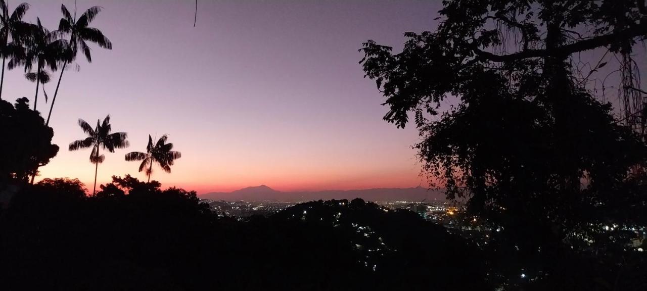 Santa Teresa Junto A Natureza