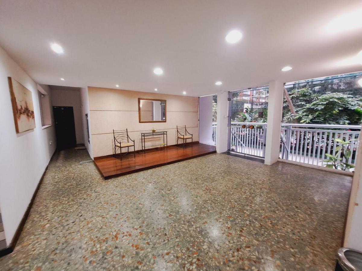 Apto Completo Com Vaga Entre Botafogo E Copacabana Apartamento Rio de Janeiro