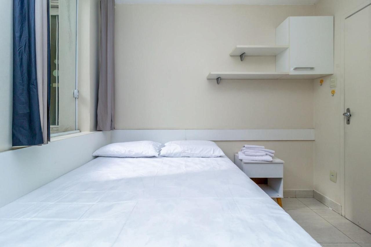 Apto Com Ar-condicionado Na Praia De Copacabana Apartment *