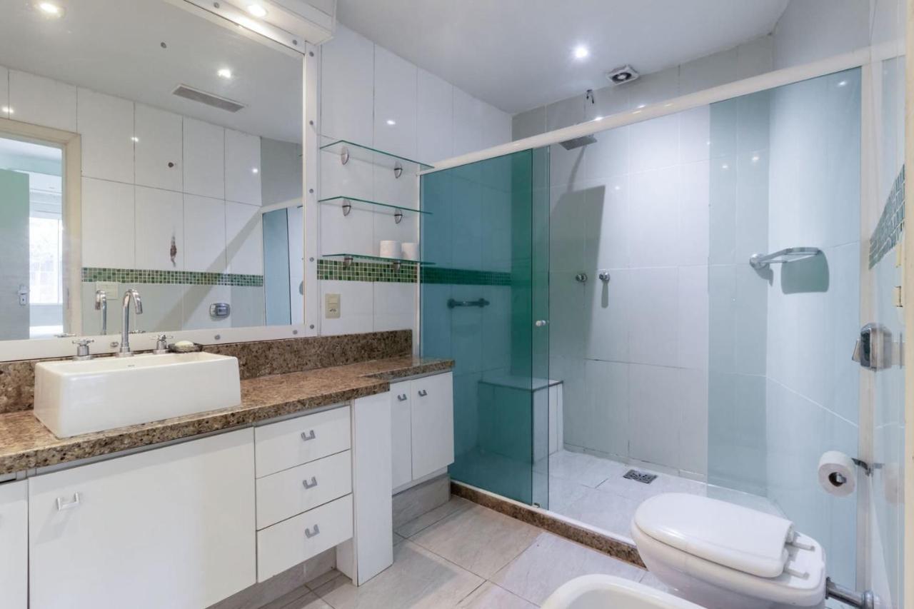 Apartamento Apto Com Ar-condicionado Na Praia De Copacabana *
