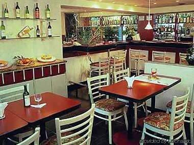 Hotel Everest Park 3*