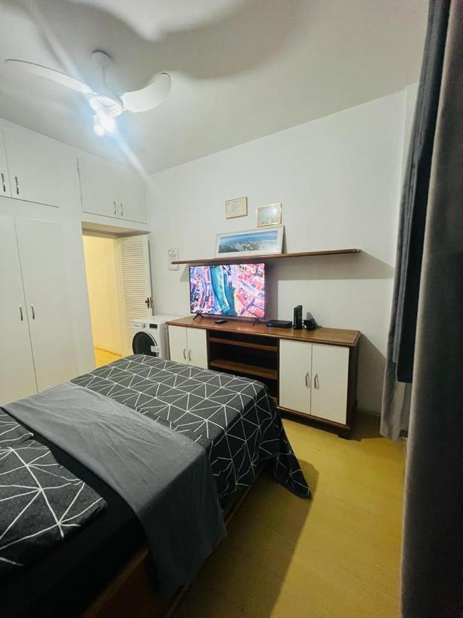 Maravilhoso E Sala Ate 4 Pessoas No Leblon Na Av Ataulfo De Paiva Apartamento *