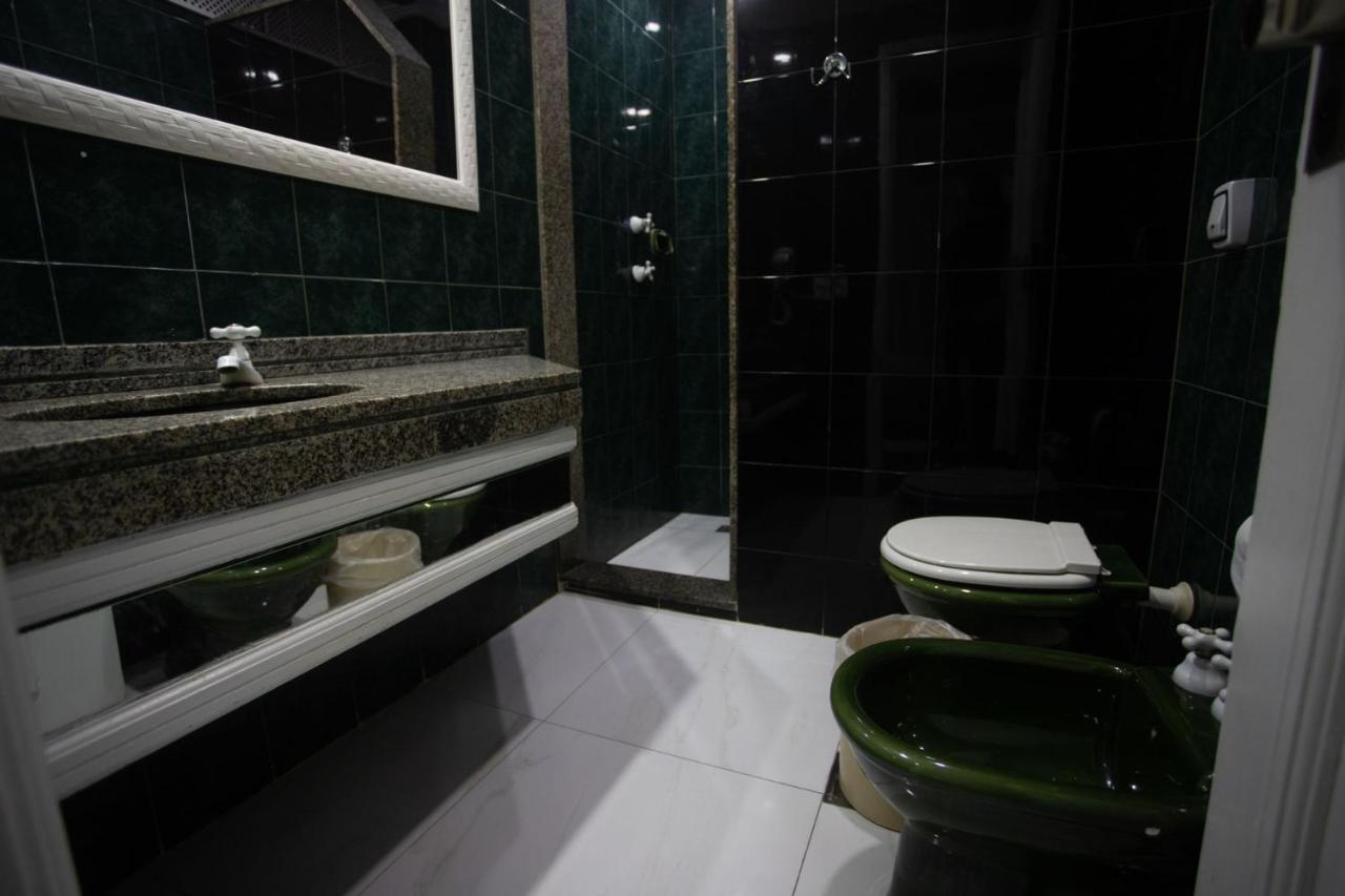 Hotel Show Adult Only