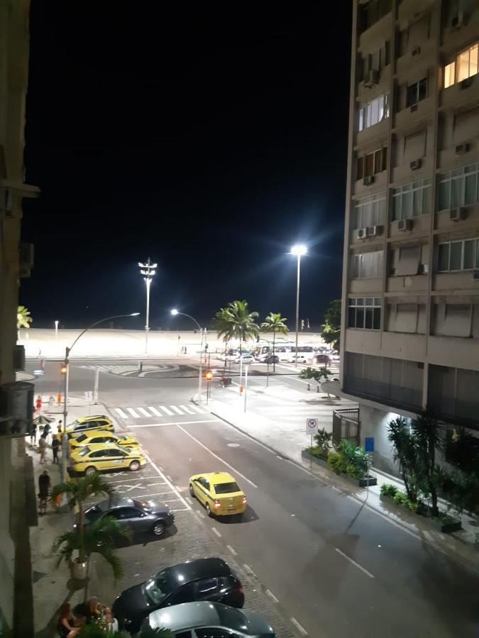 Lev - Apto Beira-mar - Posto 2 - Copacabana * Rio de Janeiro