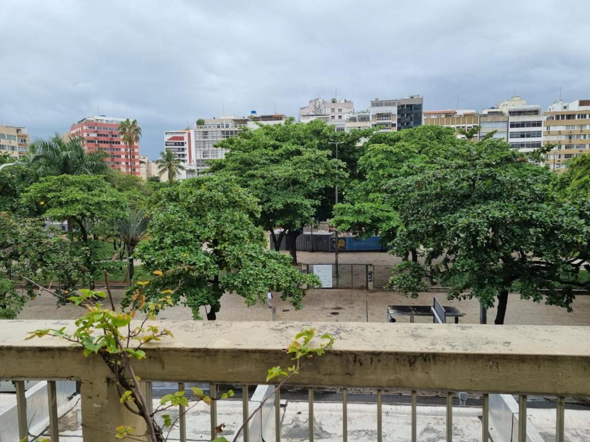 Homestay C: Panoramic Rio Views Near Iconic Beaches *