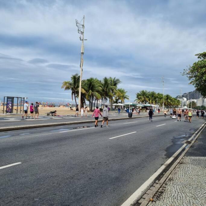 Em Copacabana A 100 Metros Da Apartamento Rio de Janeiro