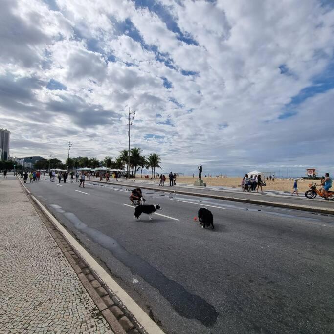 Em Copacabana A 100 Metros Da Apartamento Rio de Janeiro