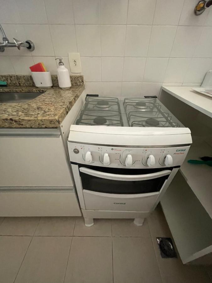 Flat No Leblon, 2 Quadras Da Praia, Academia E Arrumacao Diaria Na Rua Dias Ferreira By Tata * Rio de Janeiro