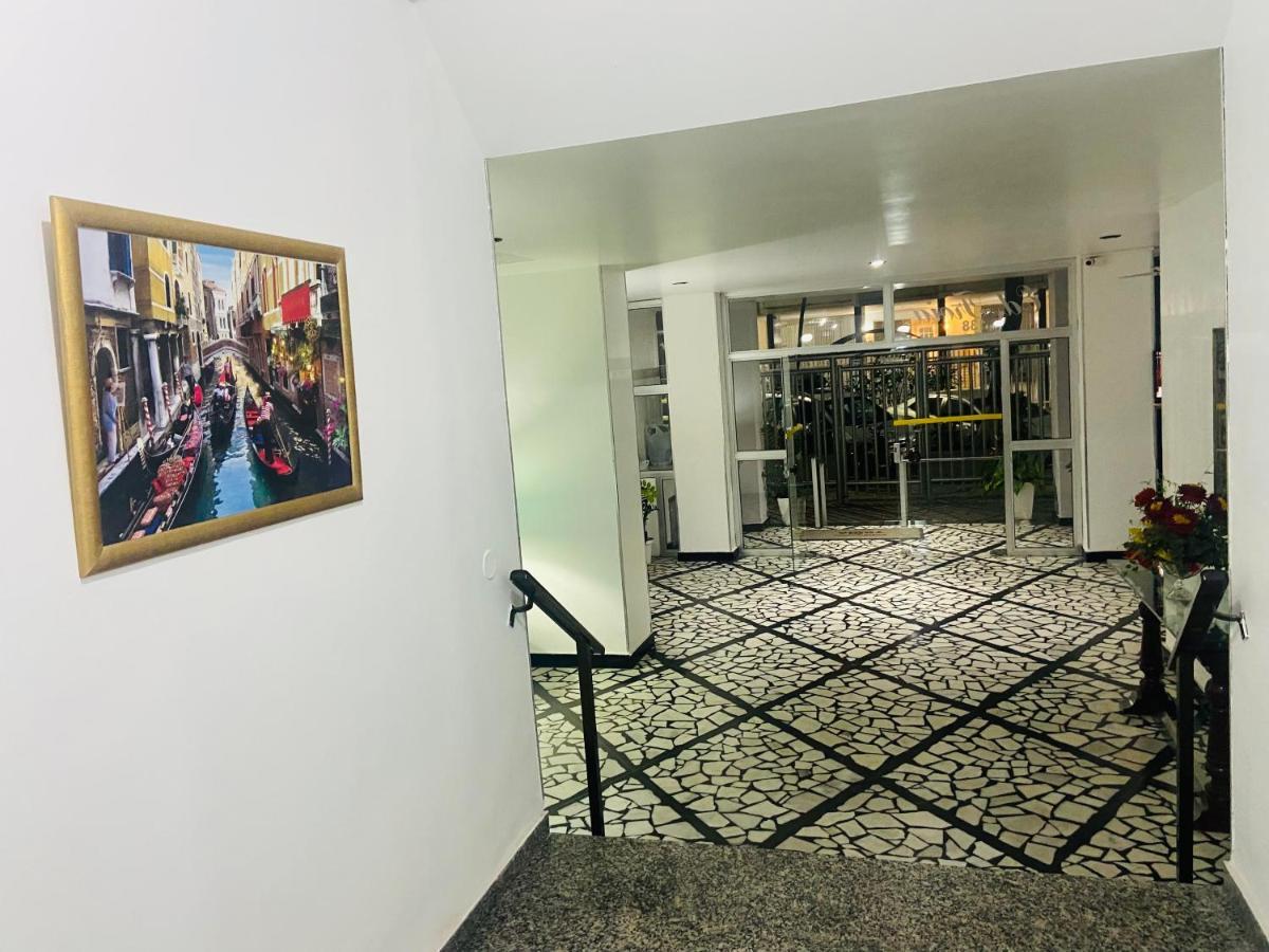 Completo Na De Copacabana, Perto Ipanema Gal Osorio, Com Ar, Wifi, Netflix, Ate 3 Pessoas, Pauloangerami Sf138 *