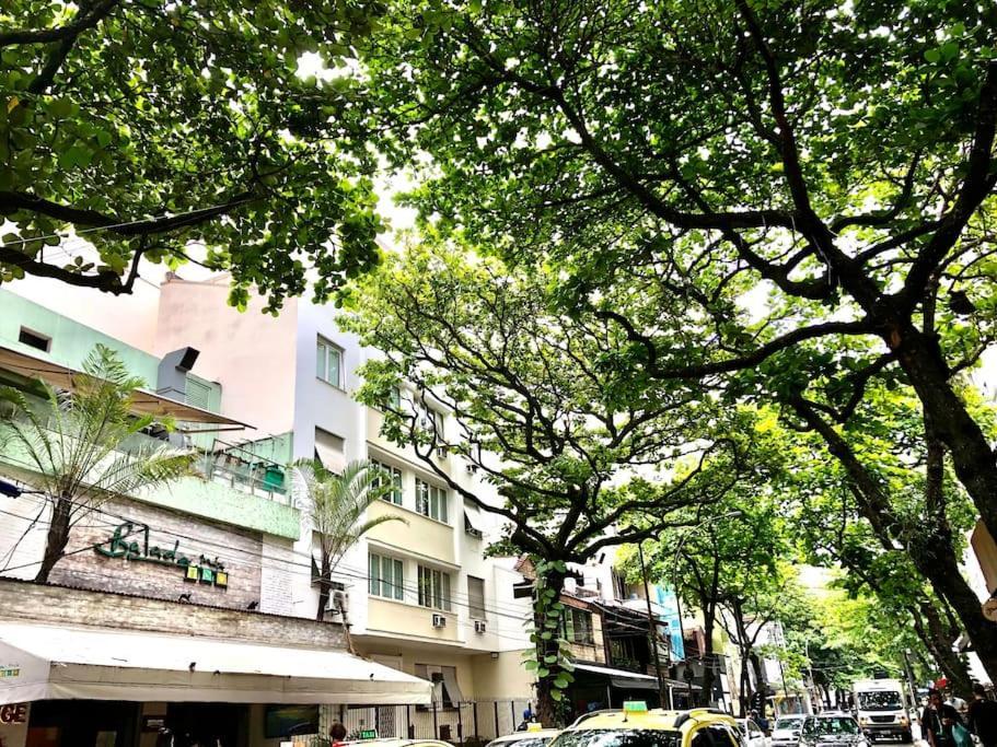 Flat At Dream Location In Ipanema *