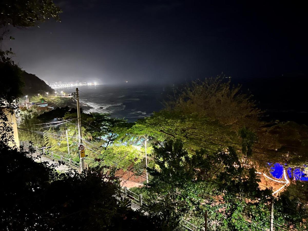 Apartment Ocean View House Of Zepp - Good Neighbourhood, 5 Minute Walk To The Beach, Stunning Sunrise Views Rio de Janeiro