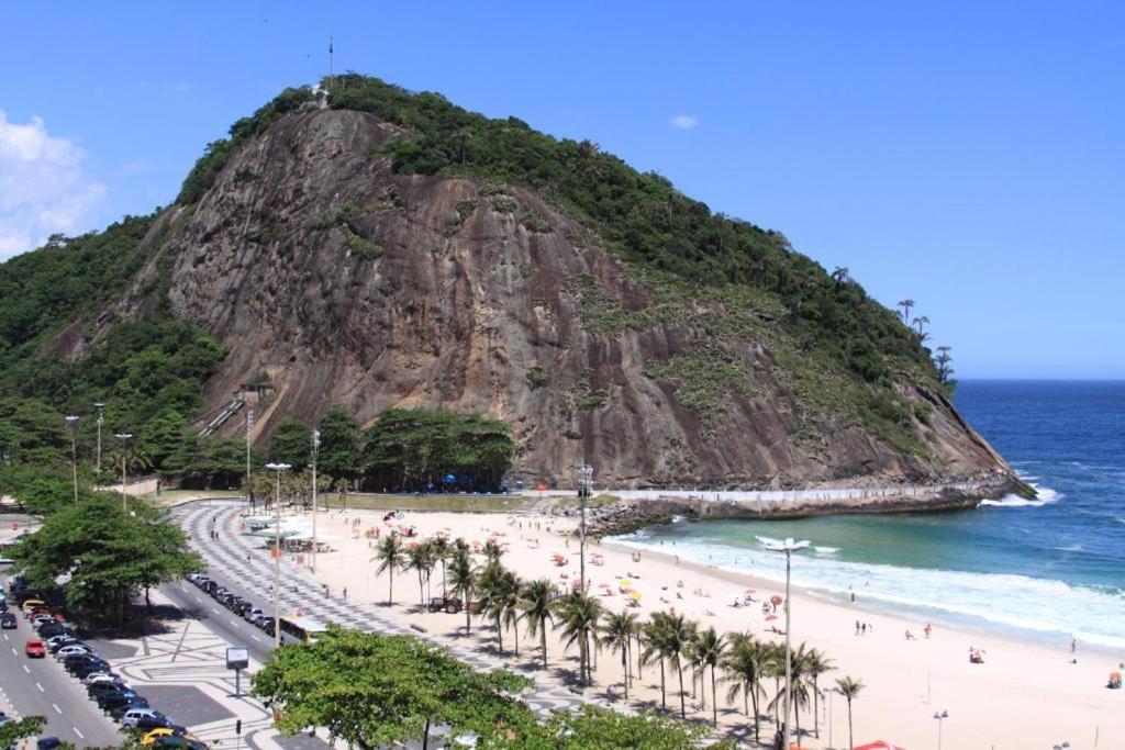 Completo Na De Copacabana Com Ar, Wifi, Netflix, Ate 4 Pessoas, Fundos Claro E Silencioso, Pauloangerami Pj135 Apartamento Rio de Janeiro