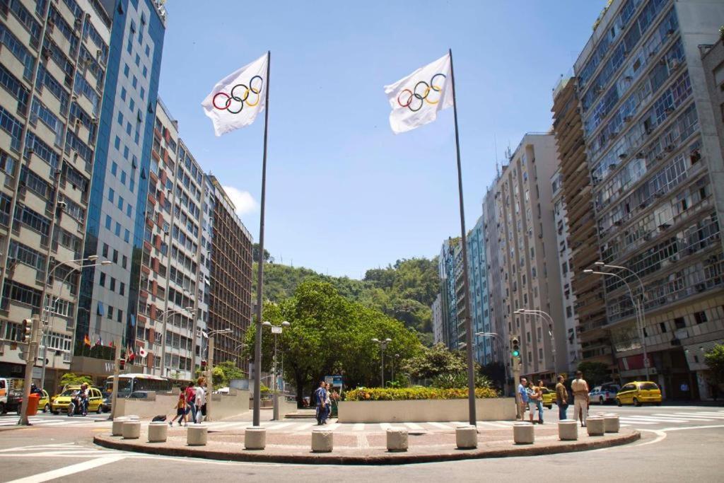 Apartamento Completo Na De Copacabana Com Ar, Wifi, Netflix, Ate 4 Pessoas, Fundos Claro E Silencioso, Pauloangerami Pj135 *