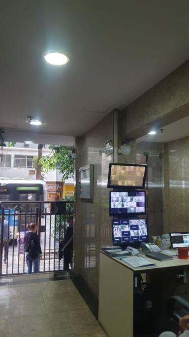Apartamento Solar De Copacabana-vista Frente/proximo A *