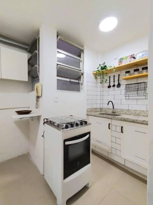 Bem Localizado No Leblon Apartment *