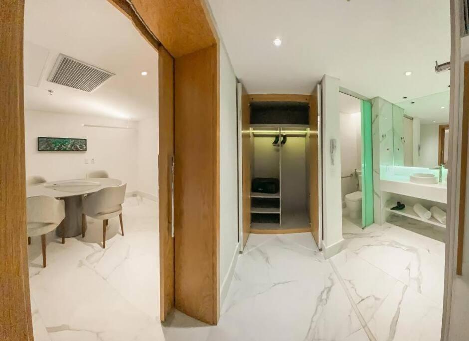 Apartamento Quarto No Nacional Com Vista Mar Para A Praia De Sao Conrado, Rj