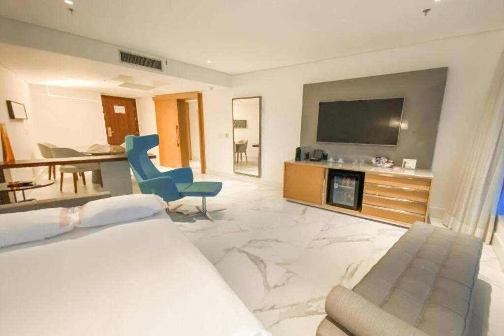 Quarto No Nacional Com Vista Mar Para A Praia De Sao Conrado, Rj * Rio de Janeiro