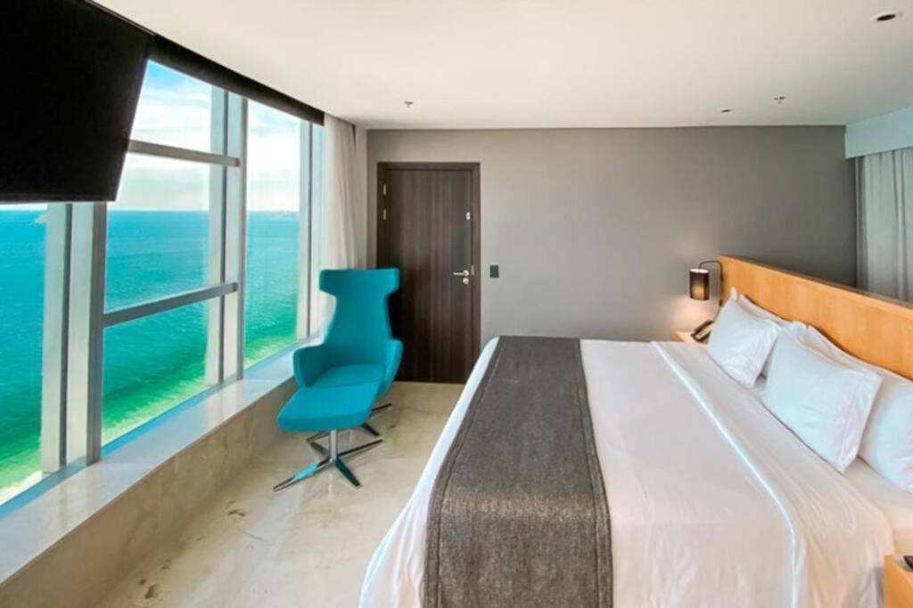 Quarto No Nacional Com Vista Mar Para A Praia De Sao Conrado, Rj