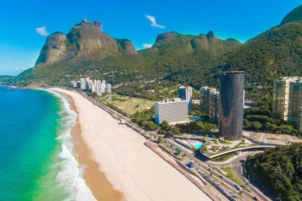 Quarto No Nacional Com Vista Mar Para A Praia De Sao Conrado, Rj *