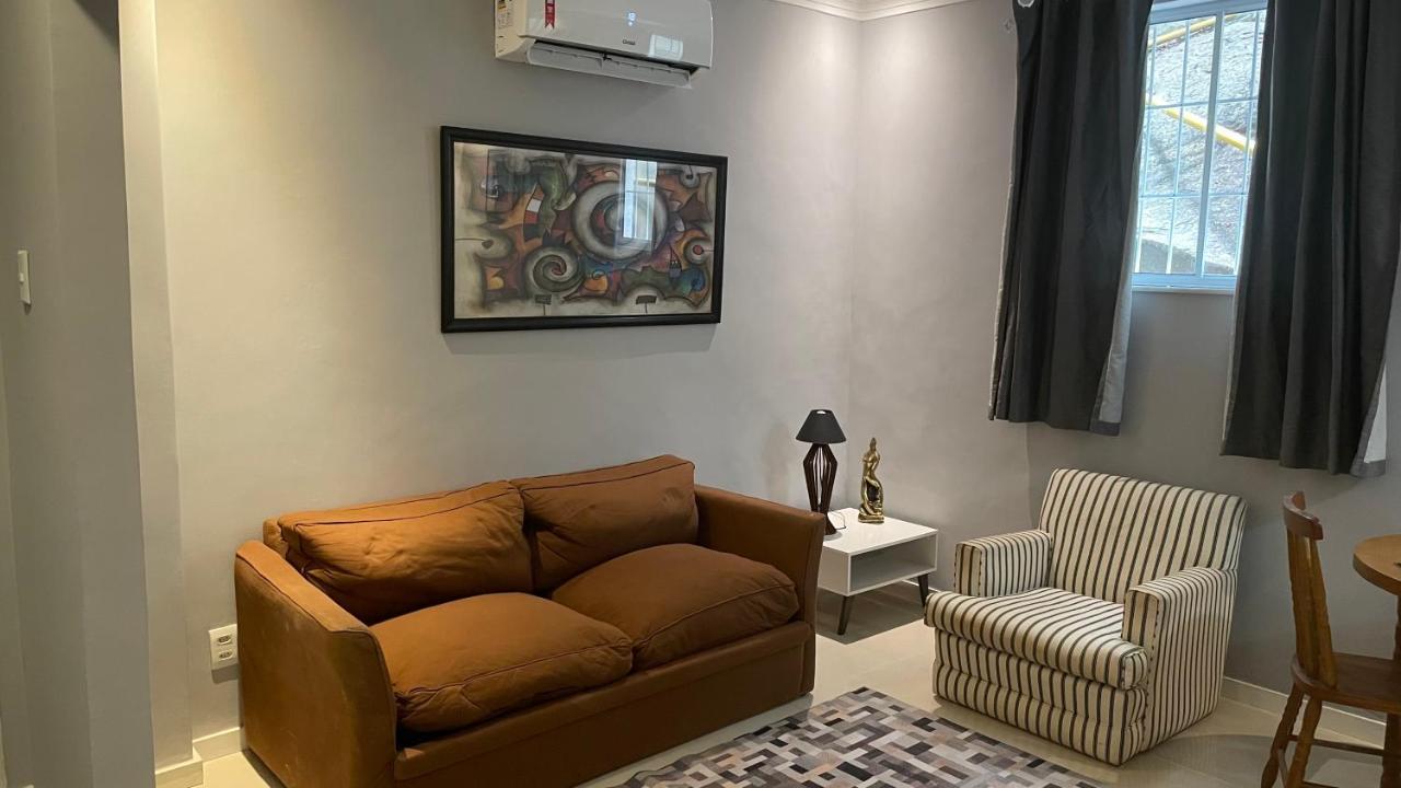 No Ponto De Copacabana A 5 Minutos Da Apartamento *