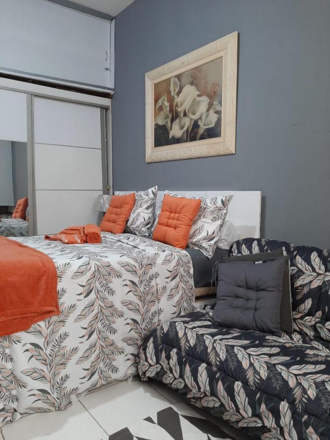 Apartamento Real 082- Copacabana Posto 4 Studio Rua Santa Clara Rio de Janeiro