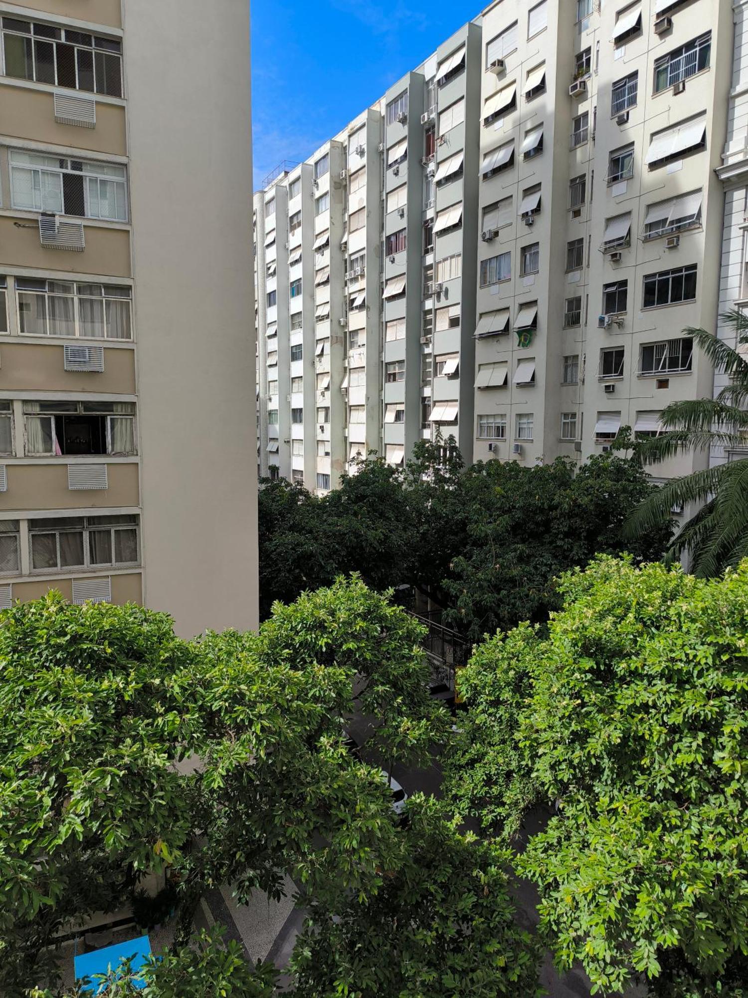 Apartamento 156, ótima Localização, 150 Metros Do Mar *
