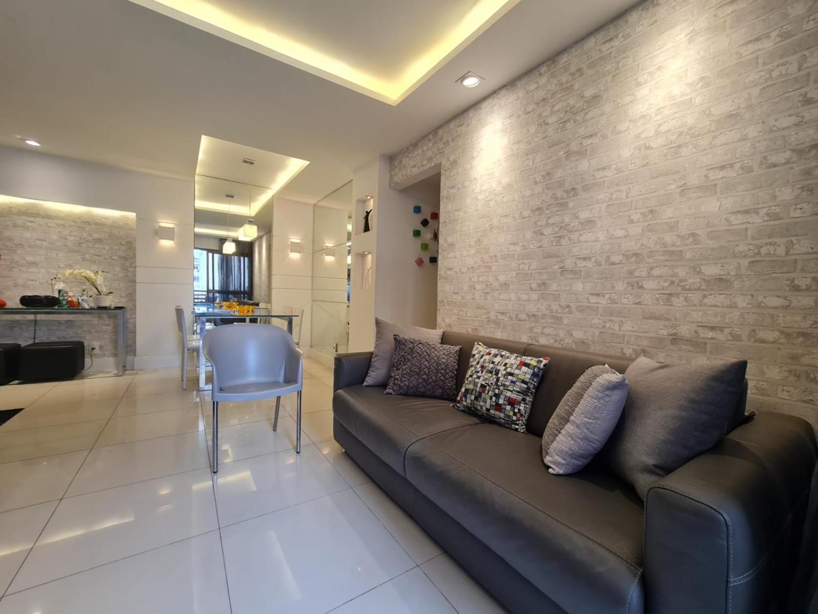 2 Bedrooms 2 Baths Apartment. 3 Blocks From Ipanema Beach. Prime Location. * Rio de Janeiro