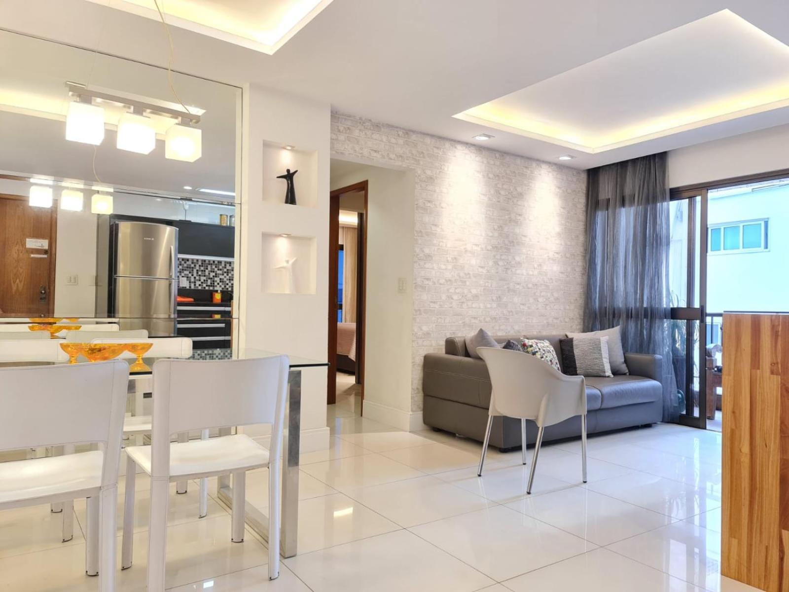 Apartamento 2 Bedrooms 2 Baths Apartment. 3 Blocks From Ipanema Beach. Prime Location. Rio de Janeiro