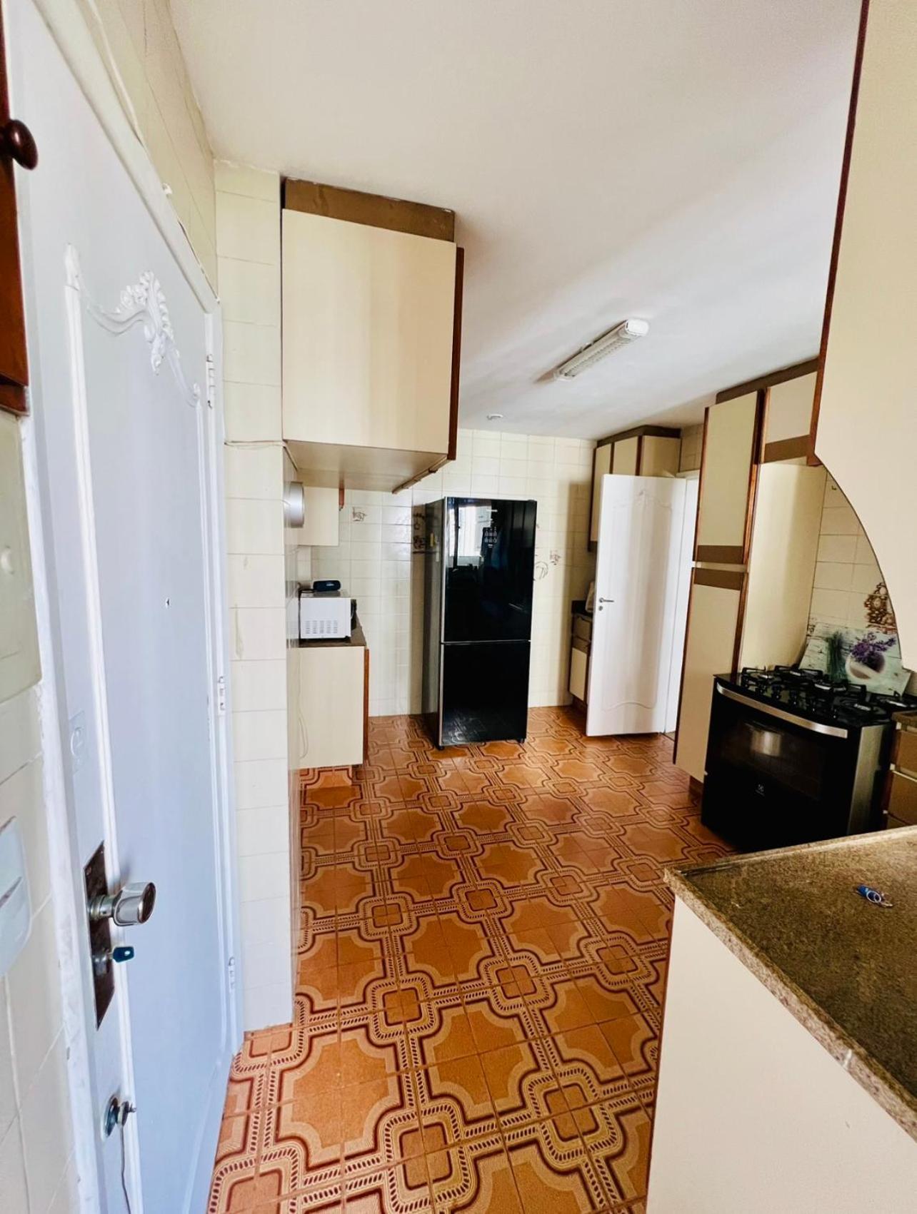 Quarto em Acomodações Particulares Alugo Espacoso Com Banheiro Privado Em Em Copanema