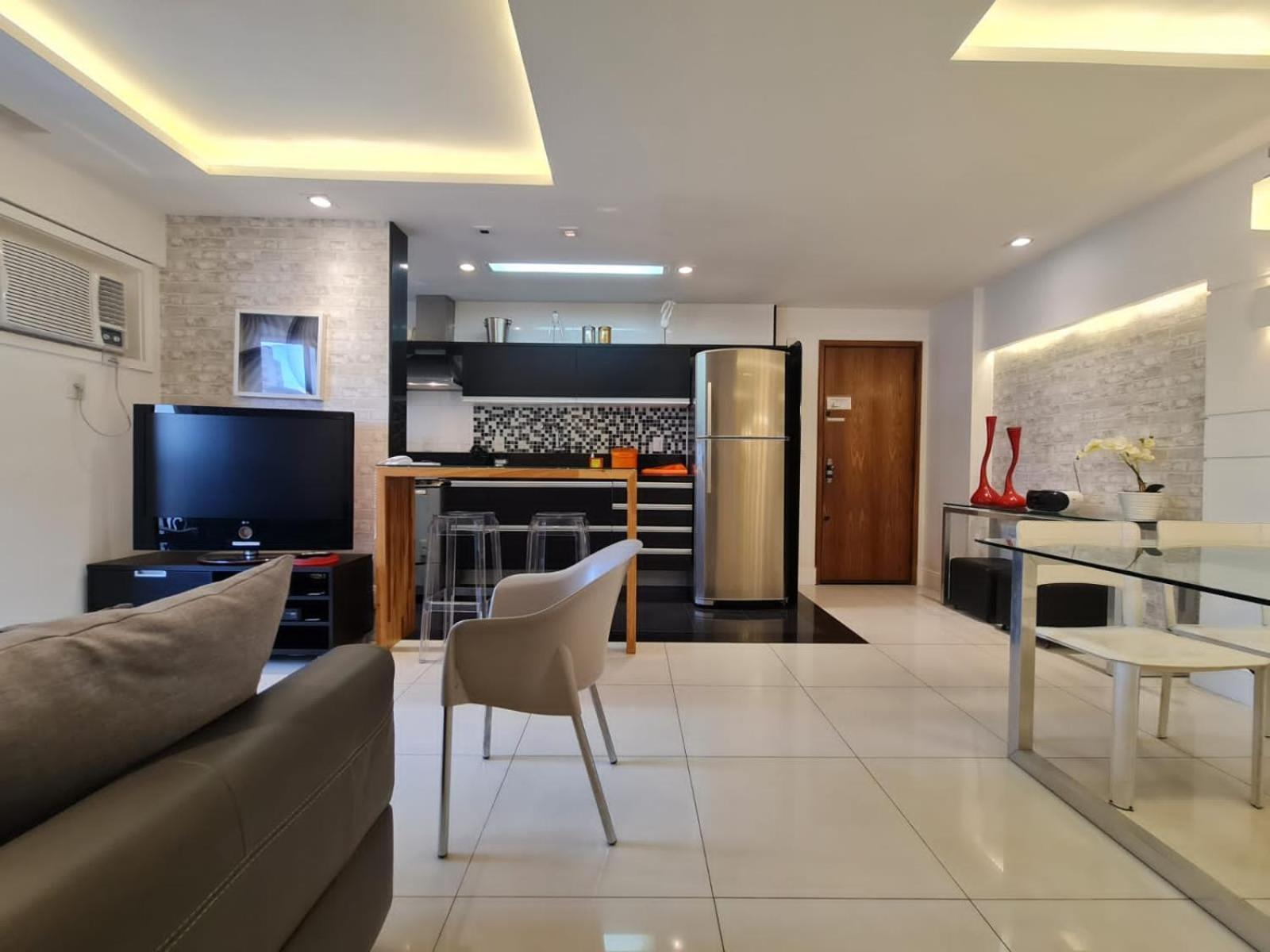 Apartamento 2 Bedrooms 2 Baths Apartment. 3 Blocks From Ipanema Beach. Prime Location. Rio de Janeiro