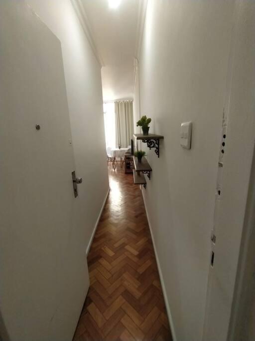 Apartamento Copacabana_simples_wifi_praia_ar *