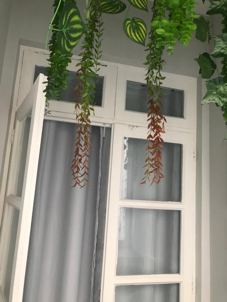 Apartamento Real 088 - Em Copacabana Posto 4 *